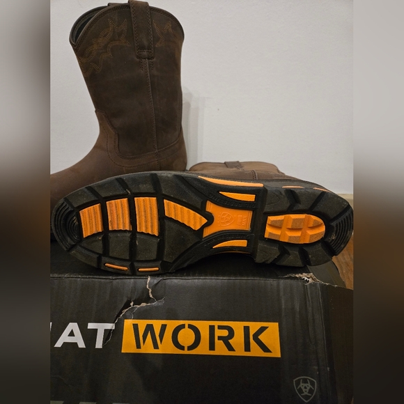 Mens Ariat WorkHog Pull On Boot - Picture 2 of 11